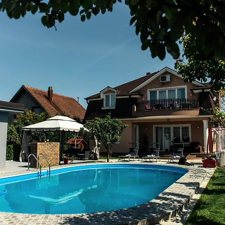Lux Apartments With Pool Dex Zemun Polje Exterior photo