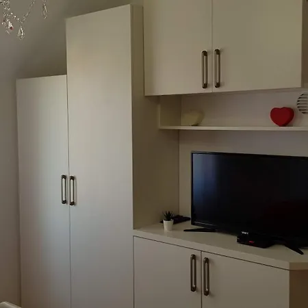 Lux Apartments With Pool Dex Zemun Polje Room photo