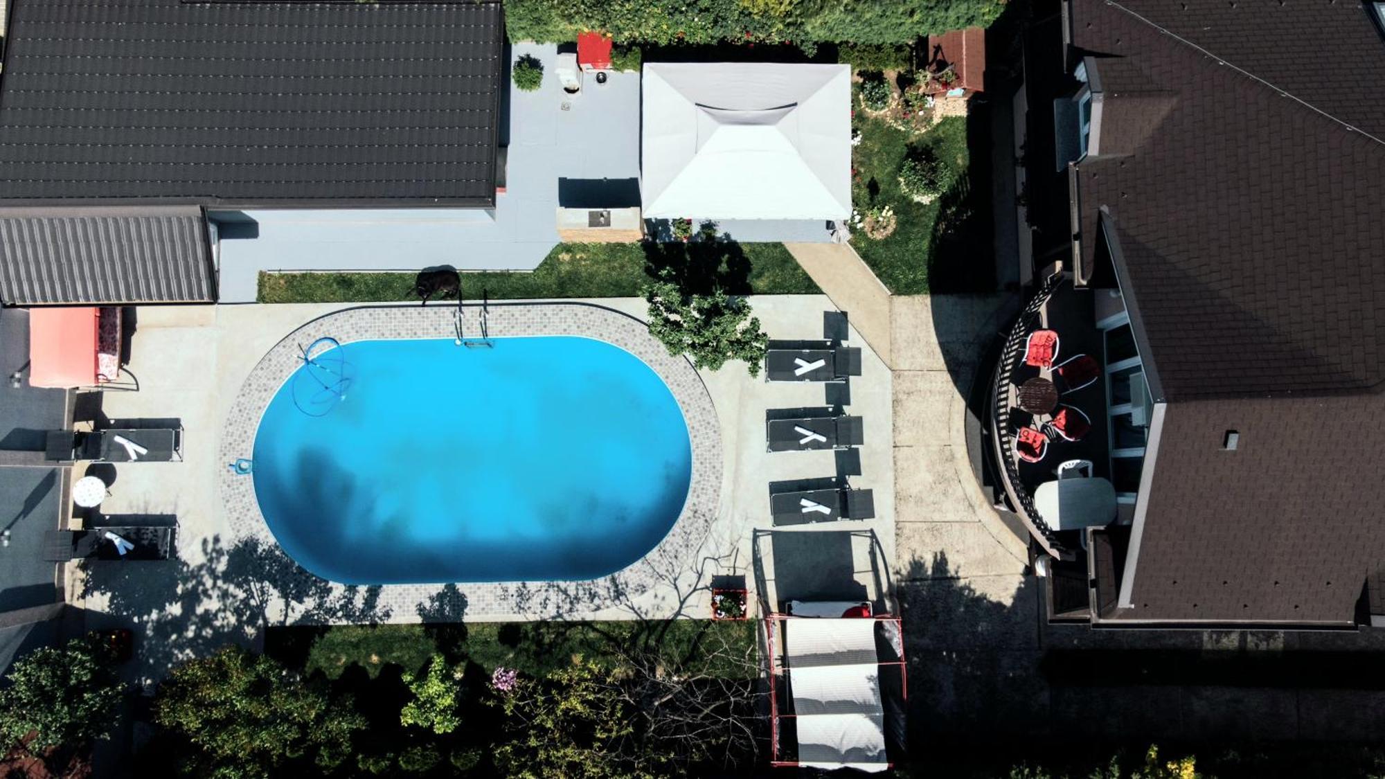 Lux With Pool Dex